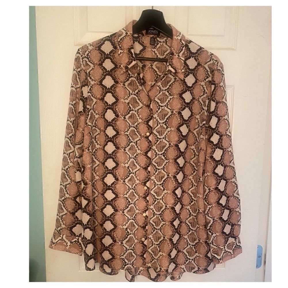 Jones New York Pastel Snake Pattern Button Down High Low Blouse